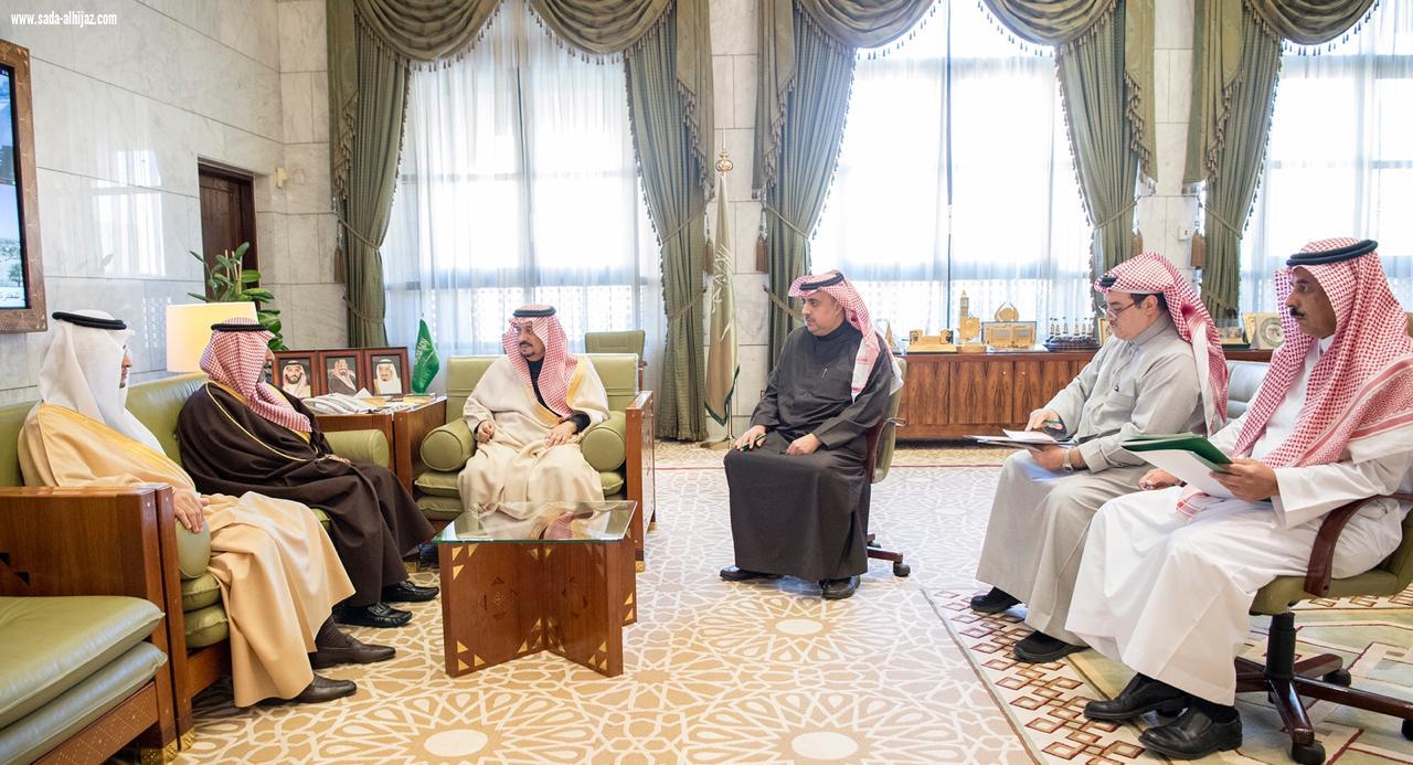 سمو أمير الرياض يبحث مع نائب وزير النقل الحلول لمعوقات المشروعات لإنجازها ويجتمع مع مجلس ادارة جمعية البر